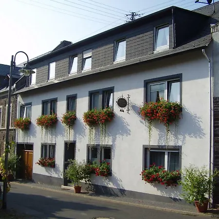 Mentges Apartment *